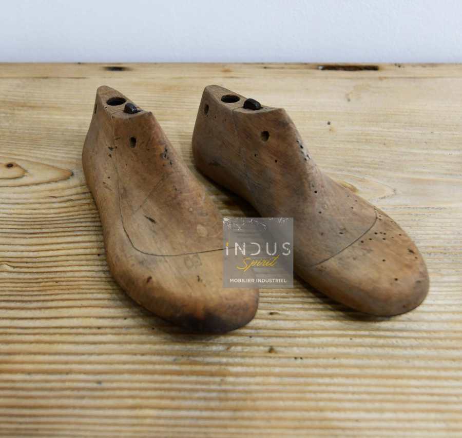 Paire d’ancienne forme de chaussure en bois