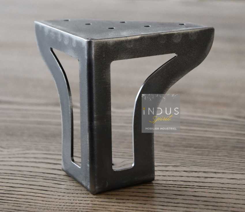 Pied de meuble en métal style industriel ajouré