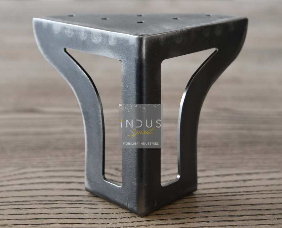 Pied de meuble en métal style industriel ajouré